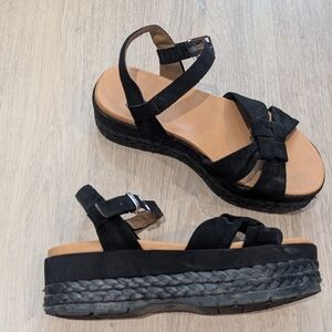 UGG Neutsch Black Suede Sandals